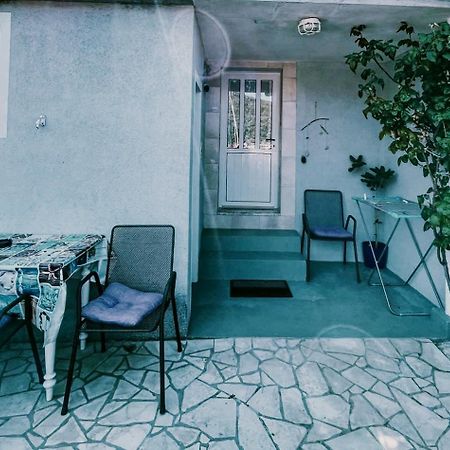 Guesthouse Porto Cres Exterior photo