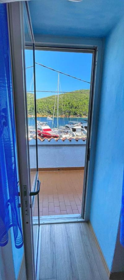 Guesthouse Porto Cres Exterior photo